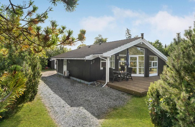 Beautiful home in Løgstør with WiFi