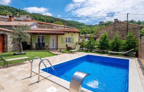 Beautiful Home In Lupoglav