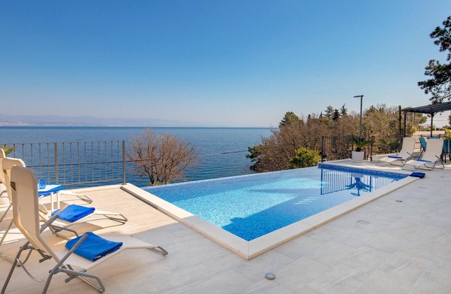 Beautiful home in Medveja