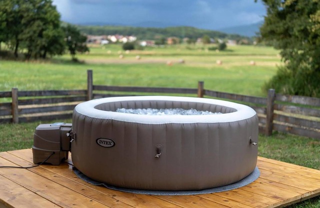 Beautiful home in Otocac with WiFi