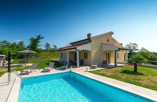 Beautiful home in Pazin with private swimming pool, can be inside or outside