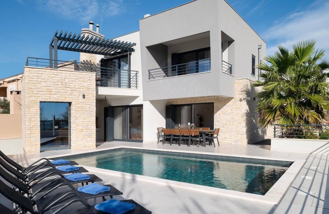 Beautiful home in Privlaka with sauna