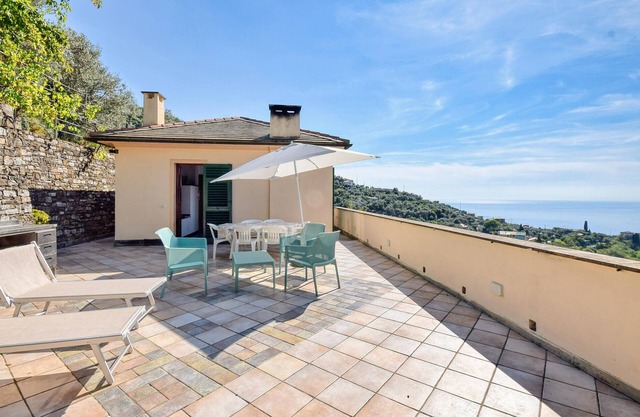 Beautiful home in Recco with kitchen