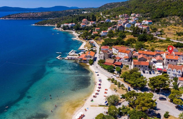 Beautiful home in Slano with WiFi