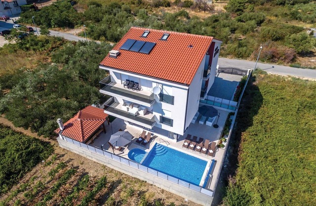 Beautiful home in Stobrec with sauna