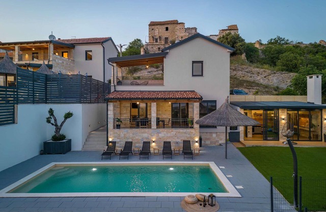 Beautiful home in Vrana