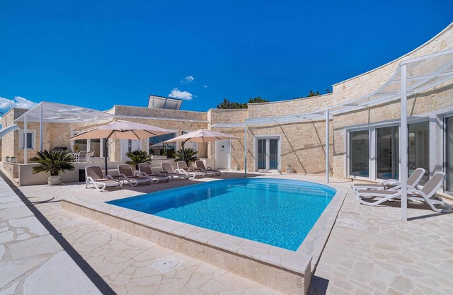 Beautiful home in Zdrelac with sauna