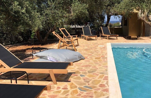 Beautiful house in Agios Stefanos with pool