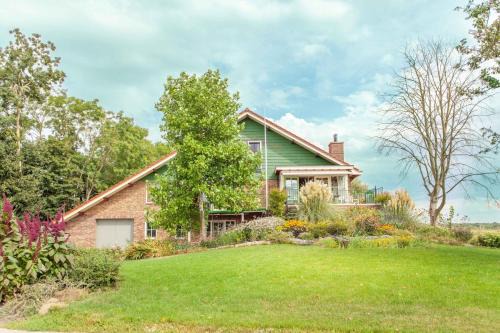 Beautiful house in nature for 20 people