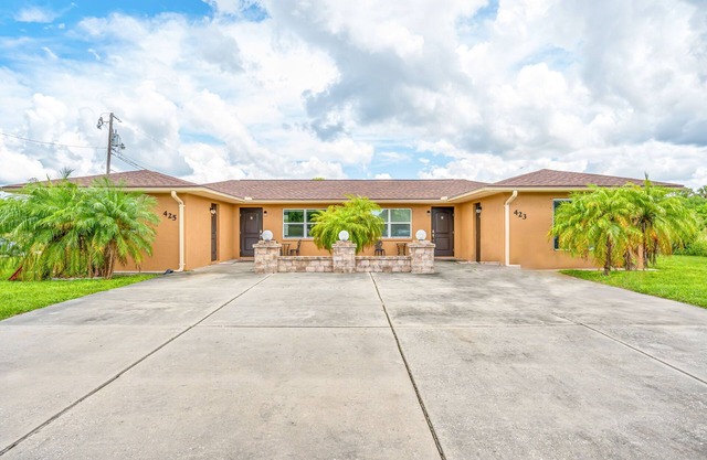Beautiful House near Warm Mineral Springs