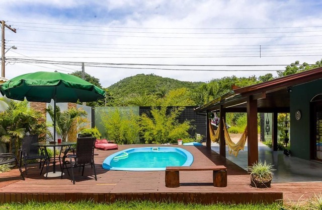BEAUTIFUL HOUSE ON CAMPECHE BEACH 4 DORM EC/ SWIMMING POOL, BBQ AND 750 MTS FROM THE BEACH