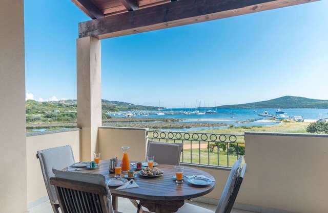 Beautiful apartment for 4 guests with A/C, WIFI, TV, terrace and parking