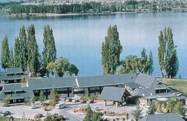 Beautiful Lakefront Resort