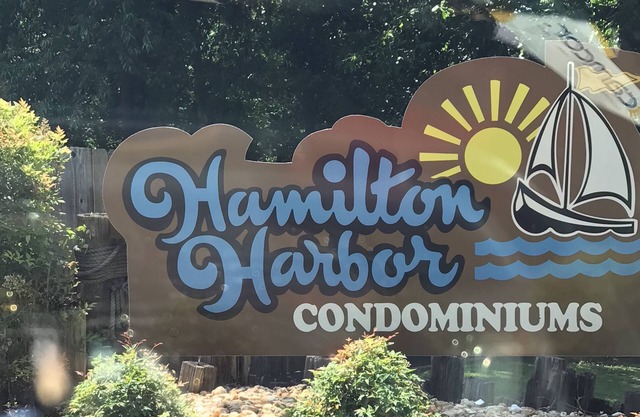 Beautiful Lakefront View on Lake Hamilton with a Covered Boat Slip. 2br 2bath