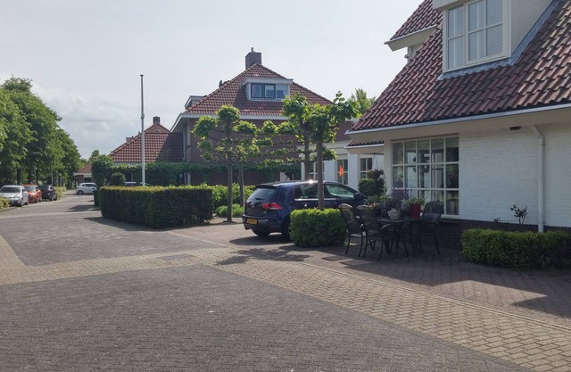 Beautiful large corner house in beautiful surroundings in the town of Noordwijk near by