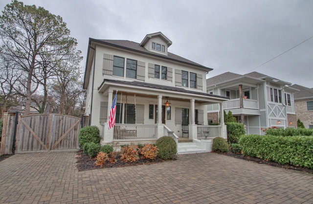 Beautiful Luxury Home Near 12th South w/Front Porch and Deck