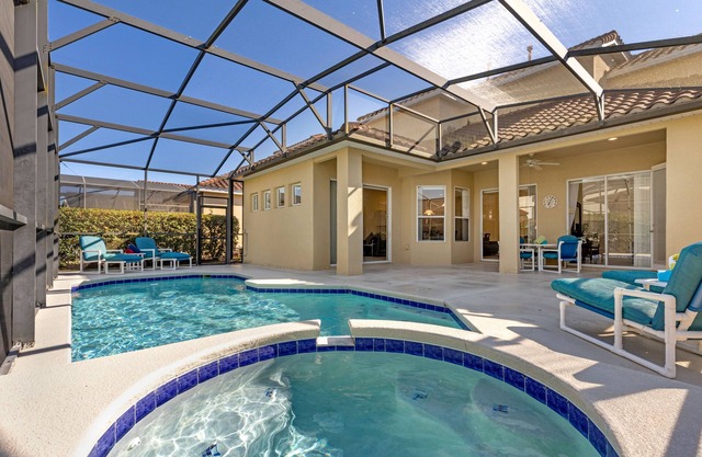 Beautiful Mediterranean Style Villa Close to Disney with Private Pool and Spa