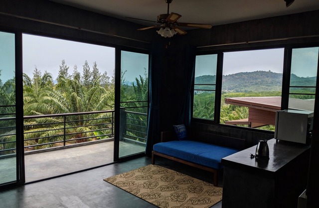 Beautiful Modern Apartment Close to the Beach