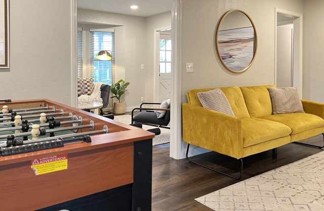 BEAUTIFUL MODERN FARMHOUSE STAYCATION | BACKYARD | FOOSBALL| GAMES| SLEEPS 14