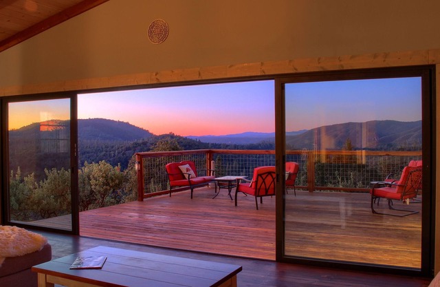 Beautiful Mountain Top Retreat-Spectacular Views/Hot Tub - Close to Yosemite