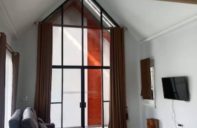 Beautiful new villa by the beach with a pool