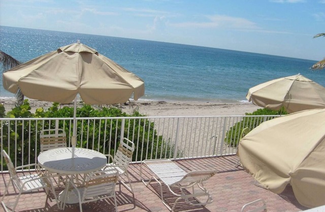 Beautiful oceanfront condo on Galt Mile in Fort Lauderdale