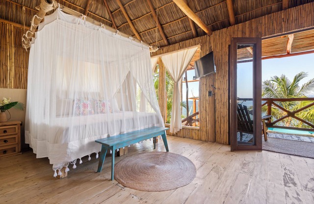Beautiful Oceanfront Cabaña with Private Pool