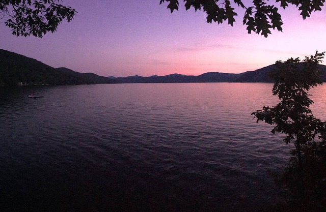 Beautiful & Peaceful Lake George Waterfront with Awesome Sunsets. Beach Nearby!