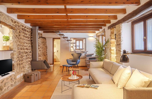 Beautiful private villa for 5 guests with A/C, WIFI, TV and terrace