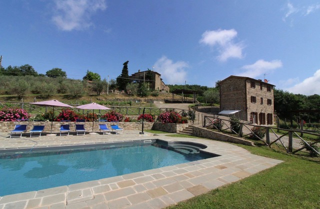 Beautiful private villa for 7 guests with private pool and TV