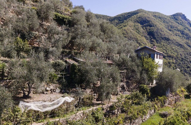 Beautiful private villa for 8 guests with A/C, WIFI, balcony, panoramic view and parking