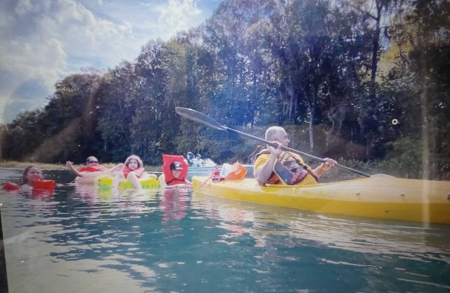 beautiful private acre in Crystal River, within areasonable distance from Tampa.