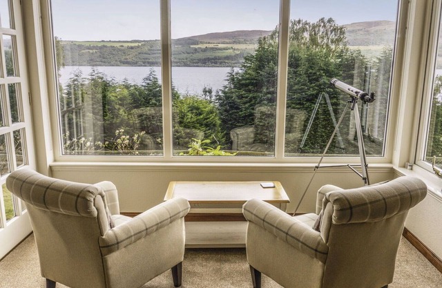 Beautiful private villa for 2 people with WIFI, TV, pets allowed and parking