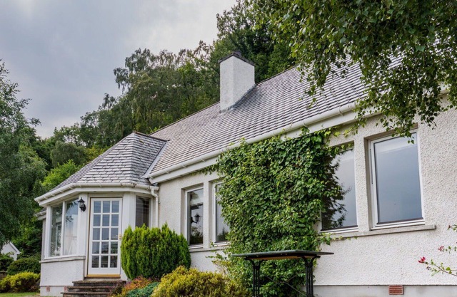 Beautiful private villa for 4 people with WIFI, TV, pets allowed and parking