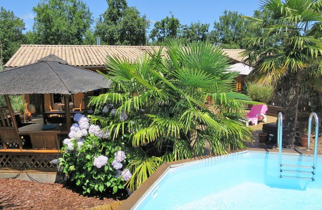 Beautiful private villa for 6 people with WIFI, A/C, private pool, TV and patio