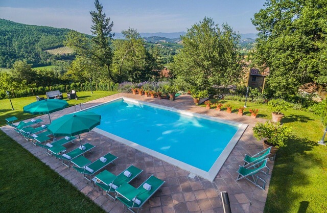Beautiful private villa with private pool, A/C, WIFI, hot tub, TV, patio and panoramic view