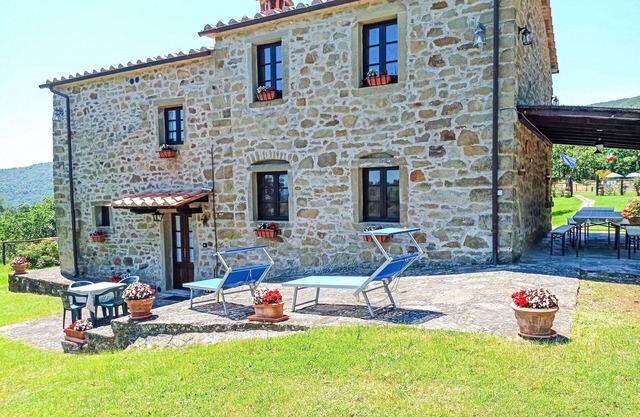 Beautiful private villa for 8 people with WIFI, private pool, patio and pets allowed