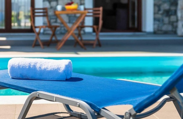 Beautiful private villa with A/C, private pool, WIFI, TV, balcony, panoramic view and parking