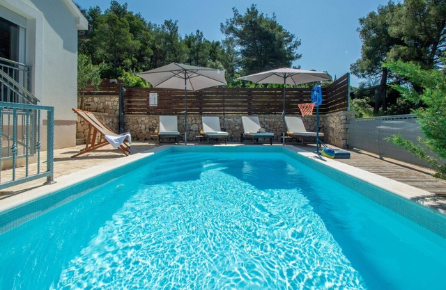 Beautiful private villa for 8 guests with WIFI, A/C, private pool, TV and terrace