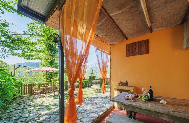 Beautiful private villa for 4 guests with WIFI, TV, patio and pets allowed