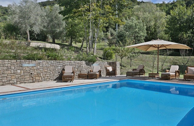 Beautiful private villa with WIFI, private pool, A/C, TV, patio and panoramic view, close to Lucca