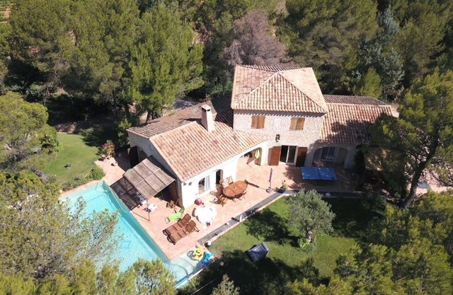 Beautiful Provencal-style house with 360-degree views