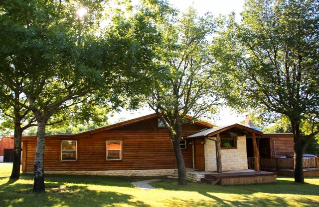 Beautiful Ranch Near DFW & Texas Motor Speedway, Perfect for Large Groups