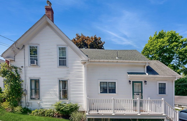 Beautiful Retreat | Home Office | Walk 5 MInutes to Main Street