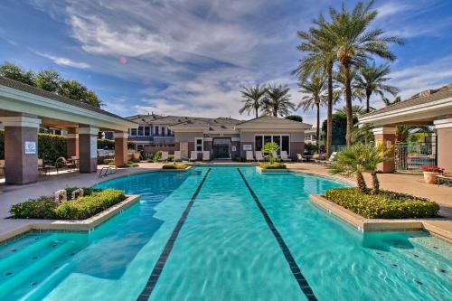 Beautiful Scottsdale Home - Walk to Shops and Golf