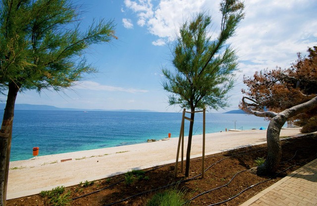 Beautiful single-storey villa with private pool, 15 minutes by car from the beach.