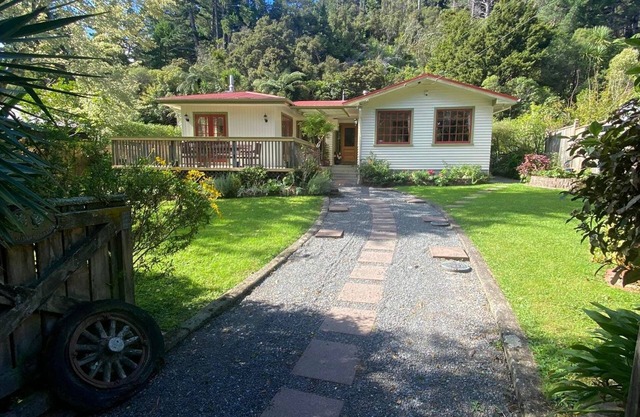 Beautiful spacious home on large private section