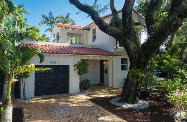 Beautiful Spanish Style Home In The Heart of Coral Gables