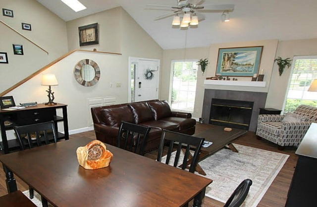 BEAUTIFUL TWO STORY TOWNHOME in TELLICO VILLAGE GOLF RESORT & FITNESS COMMUNITY