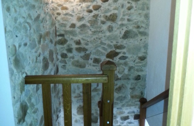 Beautiful village house with stone walls, air conditioning in bedrooms